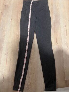 • Brand: Lululemon
• Color: Charcoal Gray Heather
• • Great pre-owned condition